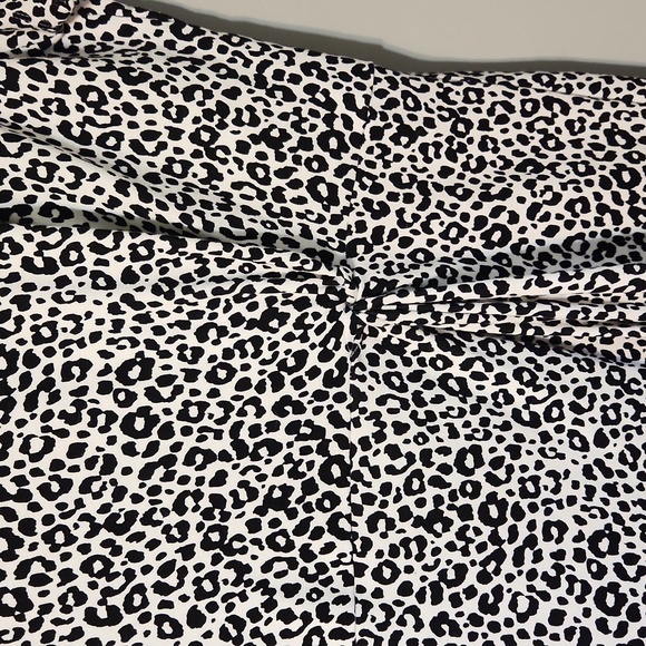 Old navy dress - Picture 2 of 4